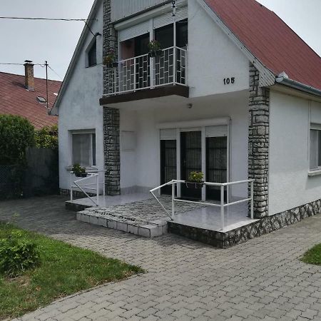 Rakoczi Utcai Nyaralo Villa Balatonlelle Exterior photo