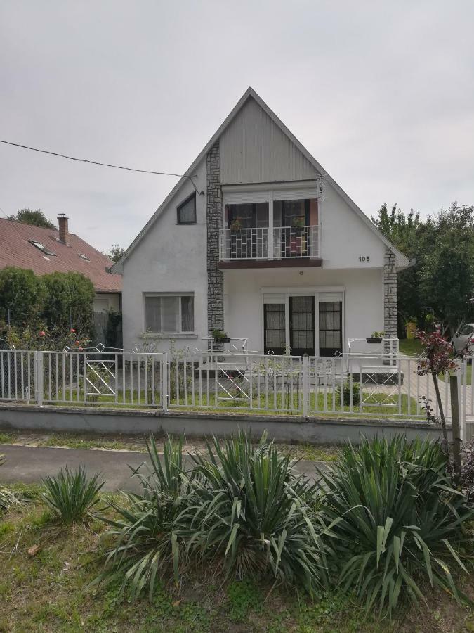 Rakoczi Utcai Nyaralo Villa Balatonlelle Exterior photo